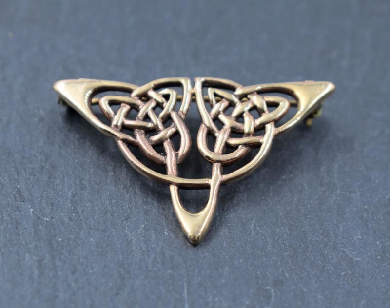 Keltische Brosche mit Triquetra aus Bronze